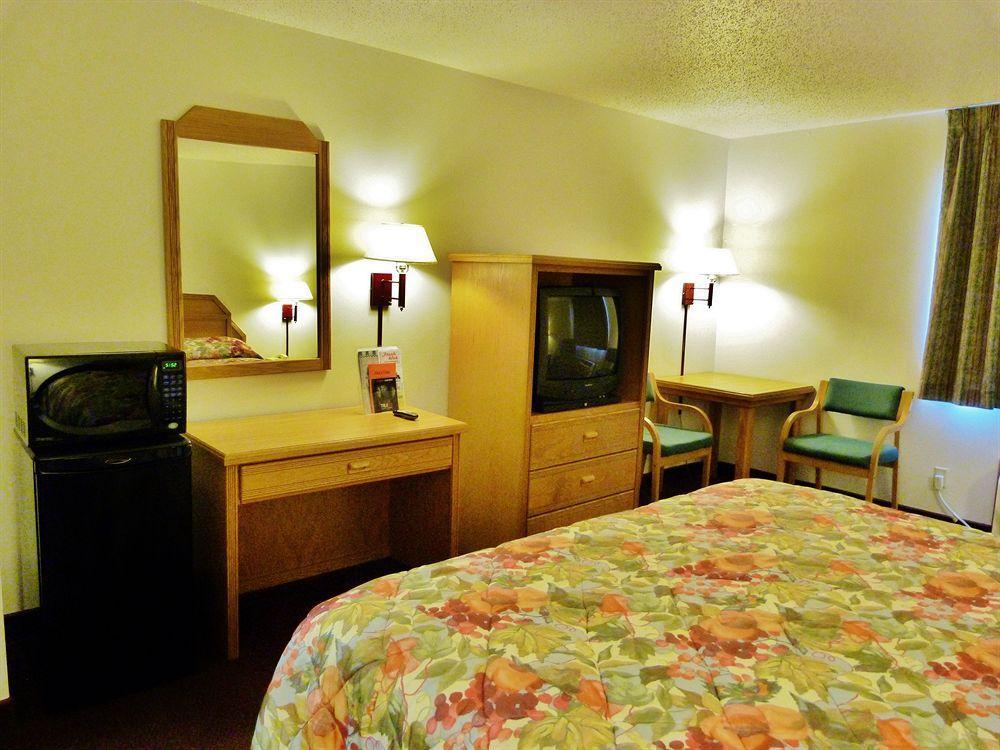 Budget Inn & Suites Nevada Exterior photo
